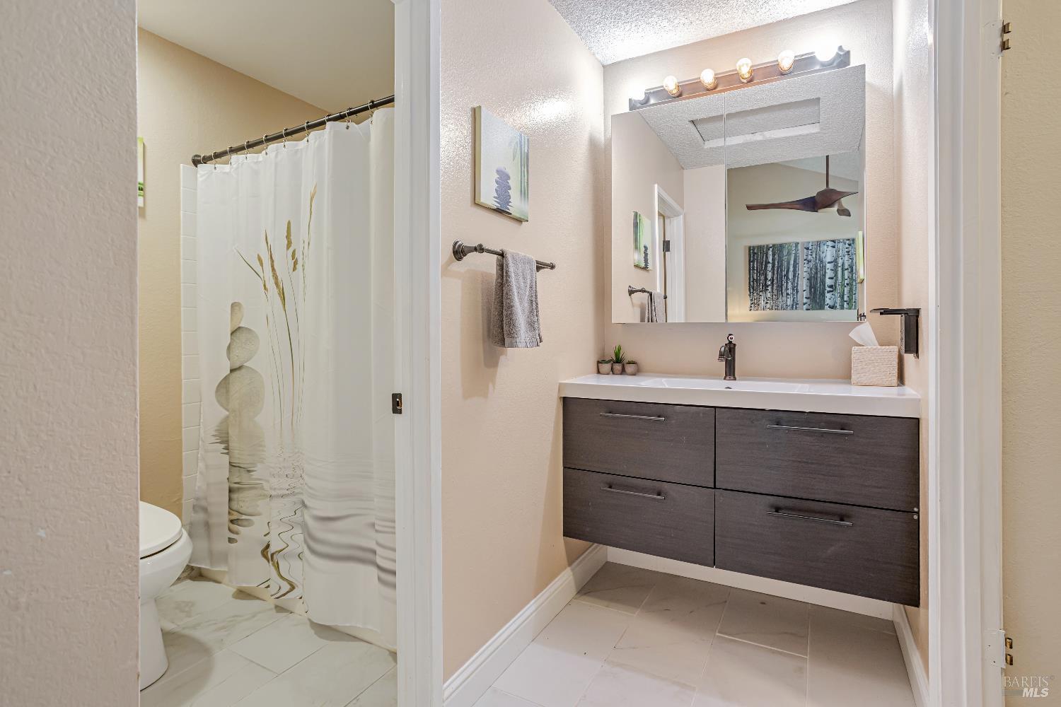 Detail Gallery Image 22 of 36 For 1 Oak Crest Ct #D,  Novato,  CA 94947 - 3 Beds | 2/1 Baths