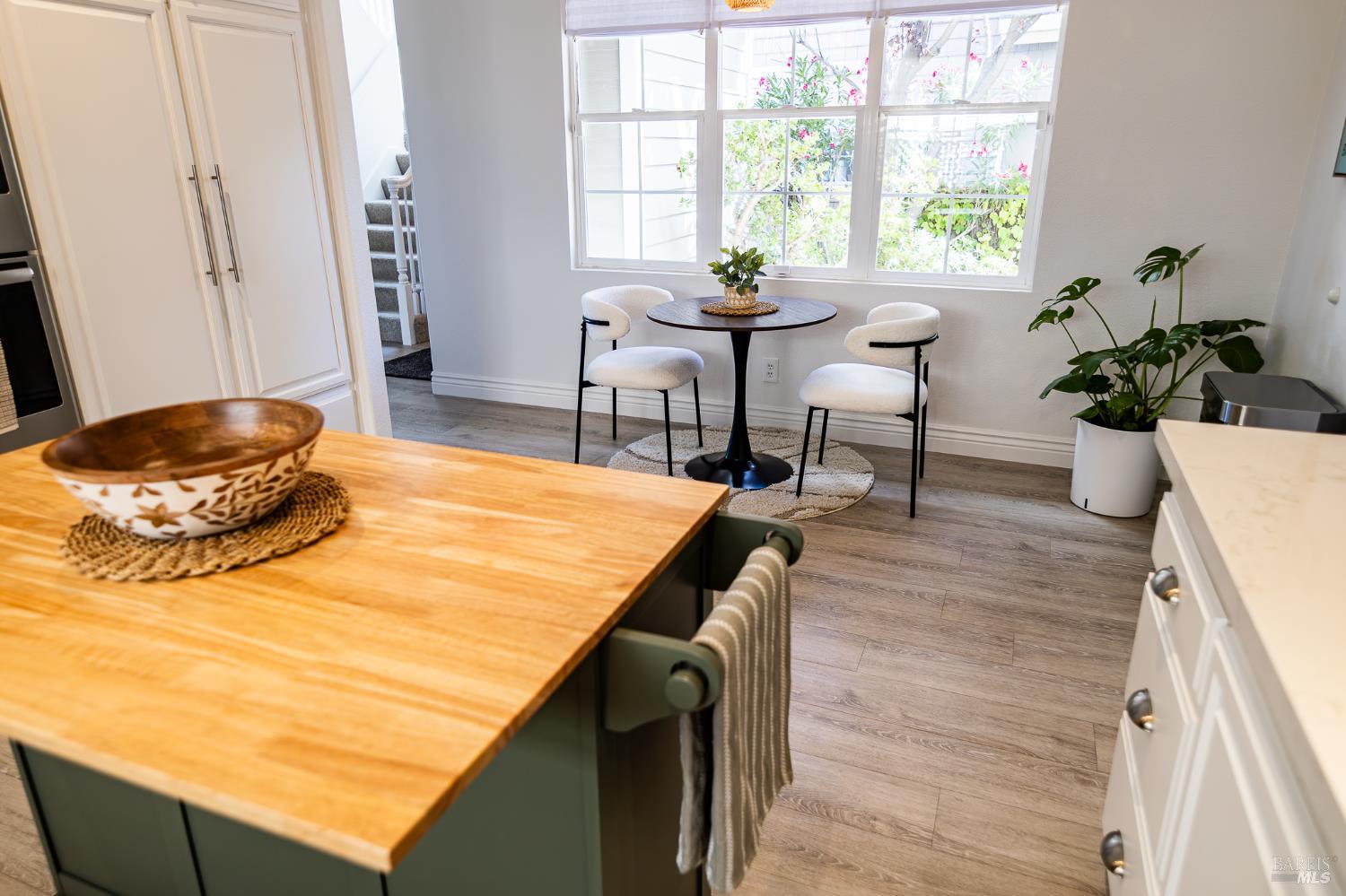 Detail Gallery Image 15 of 42 For 264 Waterside Cir, San Rafael,  CA 94903 - 4 Beds | 3/1 Baths