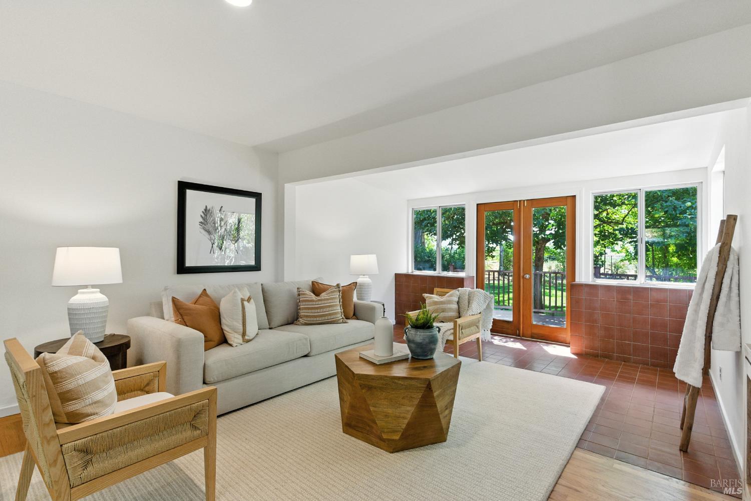 Detail Gallery Image 4 of 63 For 6750 Petaluma Hill Rd, Penngrove,  CA 94951 - 3 Beds | 2 Baths