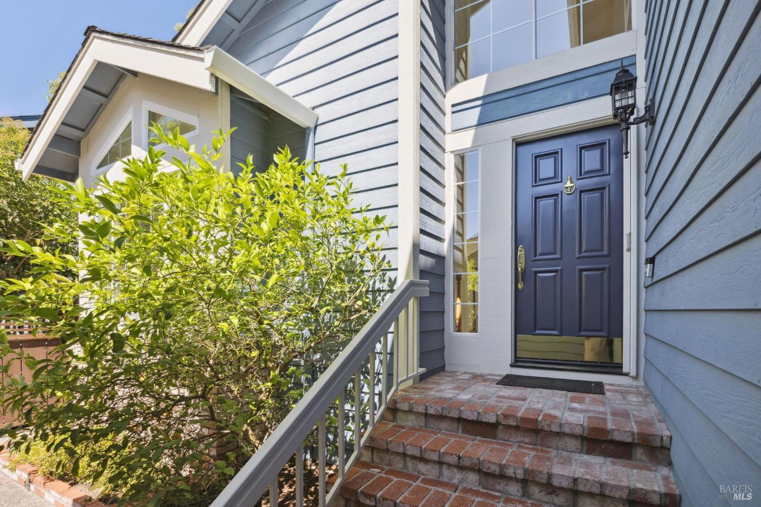 Detail Gallery Image 13 of 59 For 28 Caribe Isle, Novato,  CA 94949 - 4 Beds | 3 Baths