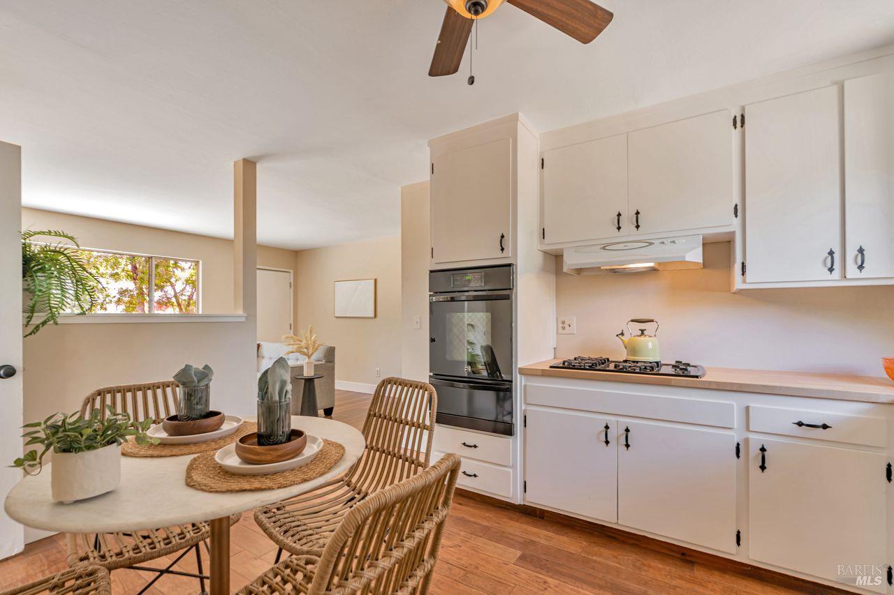 Detail Gallery Image 15 of 47 For 1021 Butler Ave, Santa Rosa,  CA 95407 - 4 Beds | 2 Baths