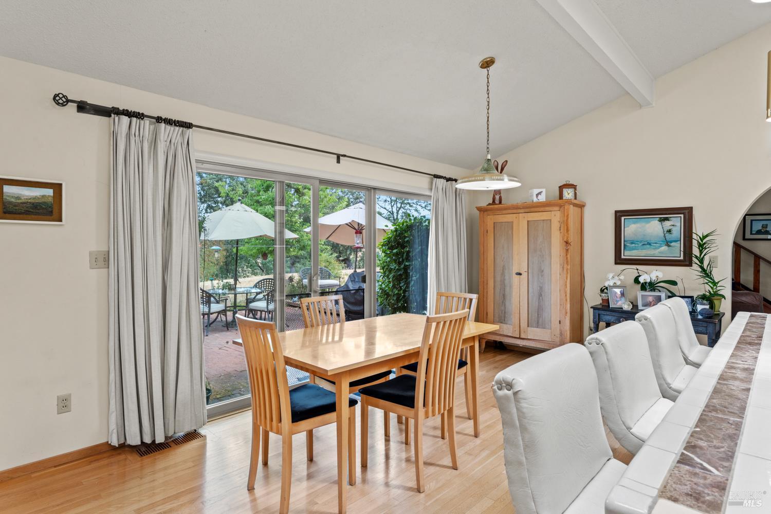 Detail Gallery Image 7 of 49 For 1500 Deerwood Dr, Ukiah,  CA 95482 - 3 Beds | 3 Baths