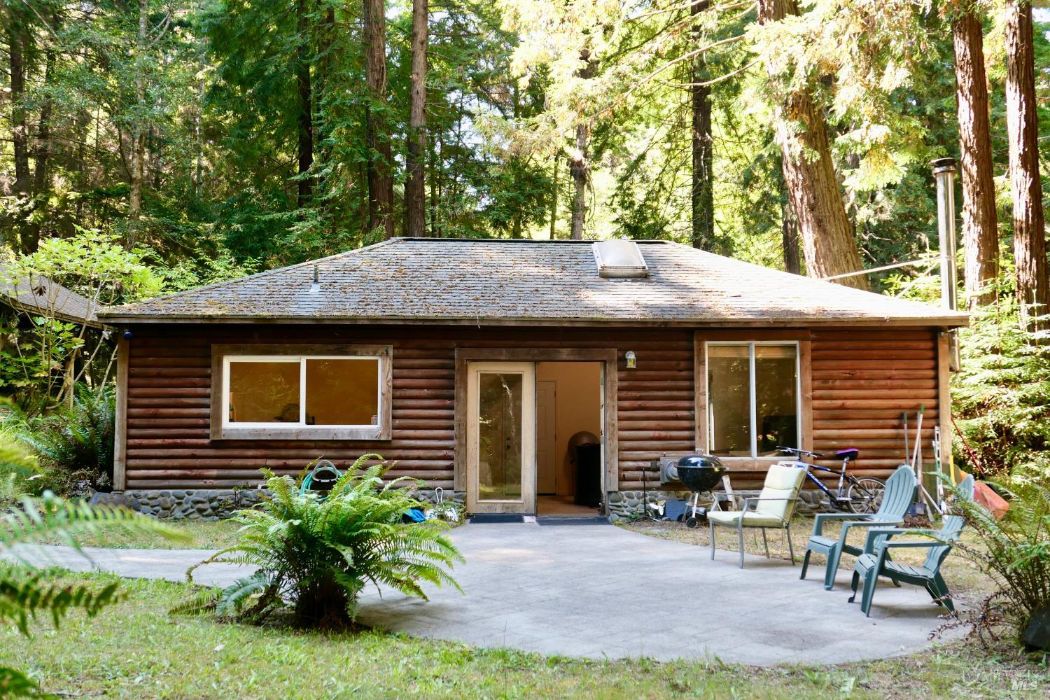 Detail Gallery Image 2 of 39 For 32000 Airport Rd, Fort Bragg,  CA 95437 - 2 Beds | 3 Baths