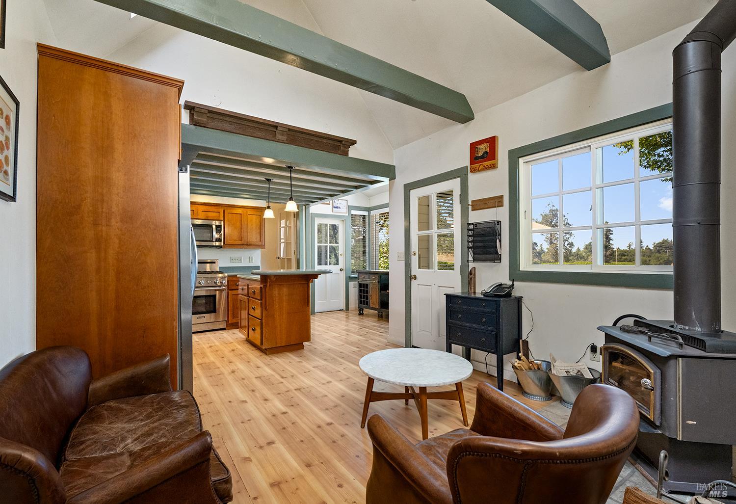 Detail Gallery Image 15 of 65 For 3949 Vine Hill Rd, Sebastopol,  CA 95472 - 5 Beds | 4 Baths
