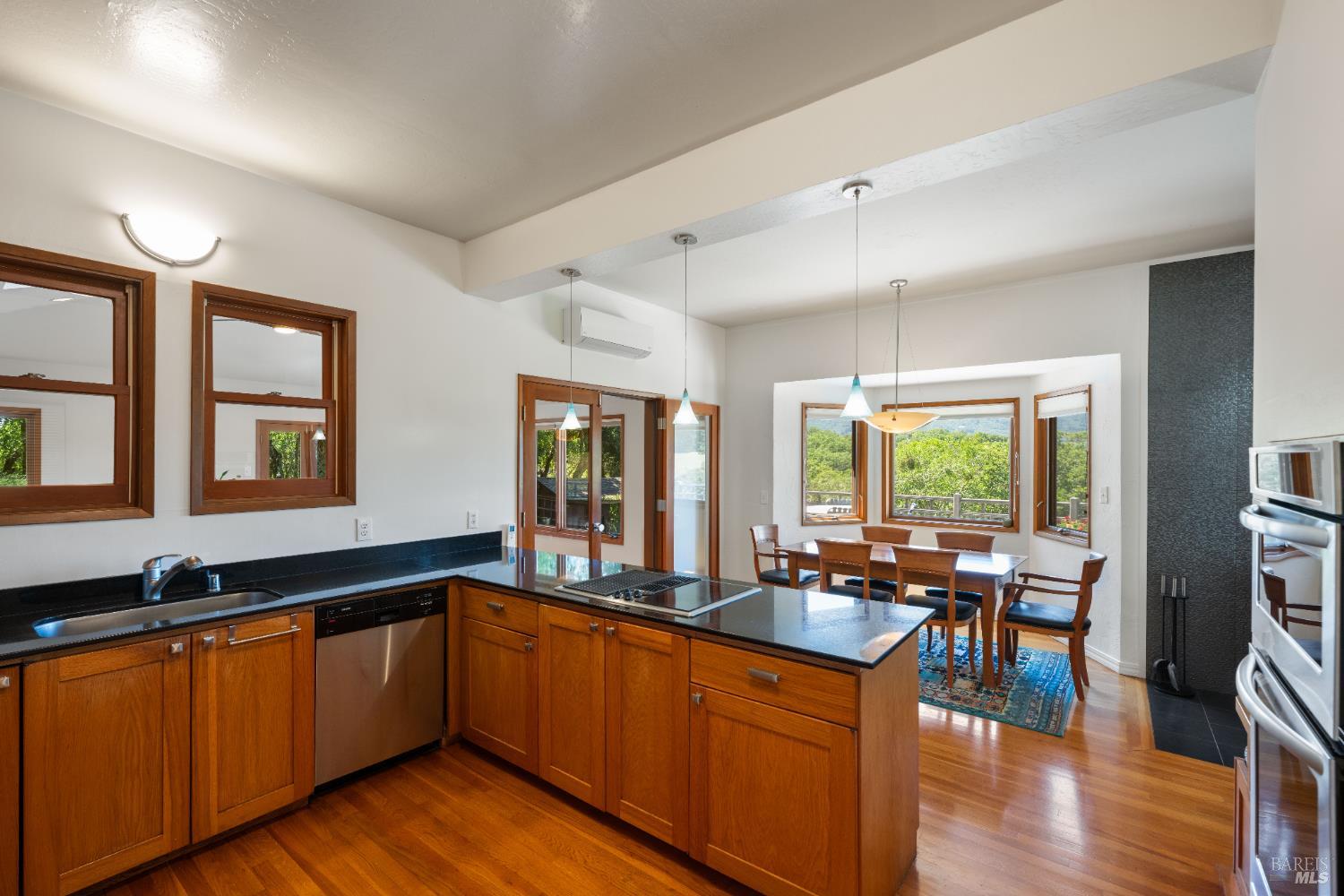 Detail Gallery Image 17 of 60 For 10601 Slattery Rd, Glen Ellen,  CA 95442 - 4 Beds | 2 Baths