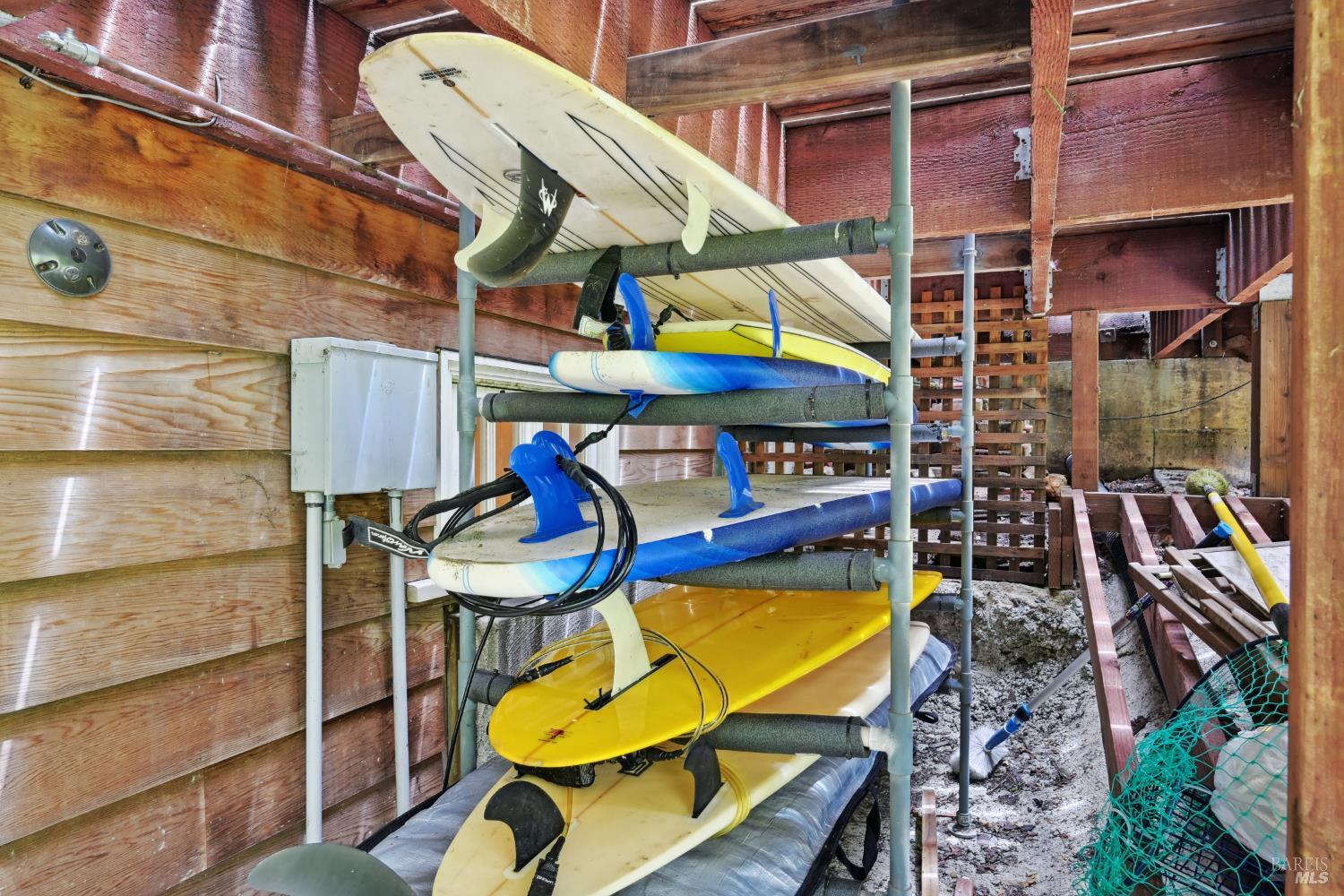Detail Gallery Image 46 of 62 For 33 Ocean Ave, Bolinas,  CA 94924 - 3 Beds | 2/1 Baths