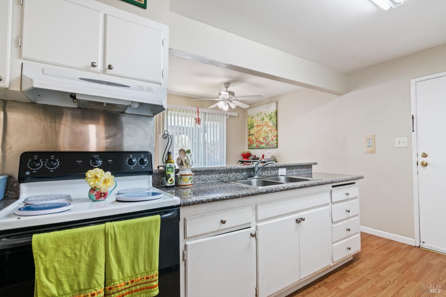 Detail Gallery Image 25 of 28 For 434 E H St, Benicia,  CA 94510 - – Beds | – Baths