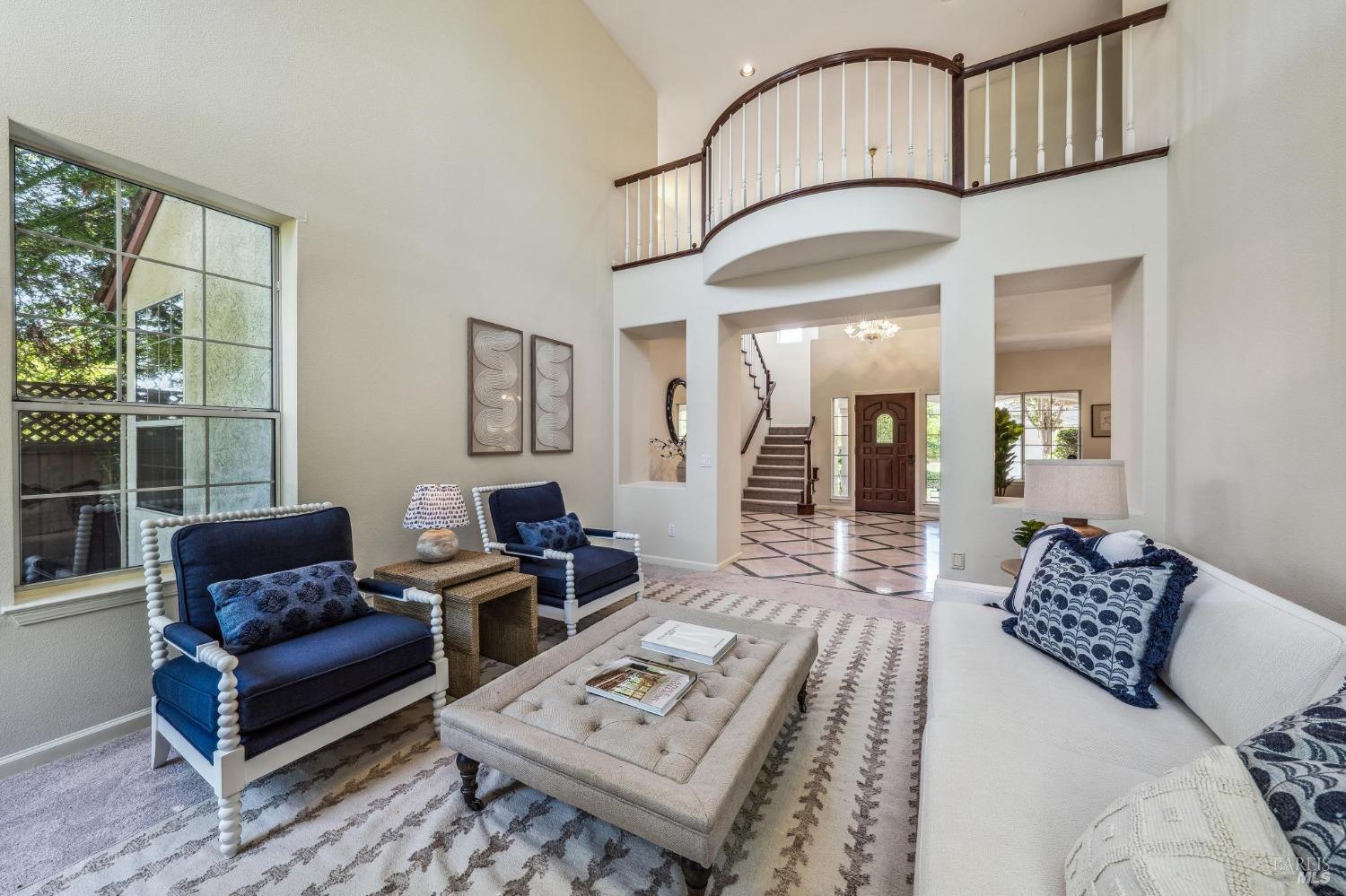 Detail Gallery Image 13 of 89 For 402 Barons Way, Petaluma,  CA 94954 - 4 Beds | 3 Baths