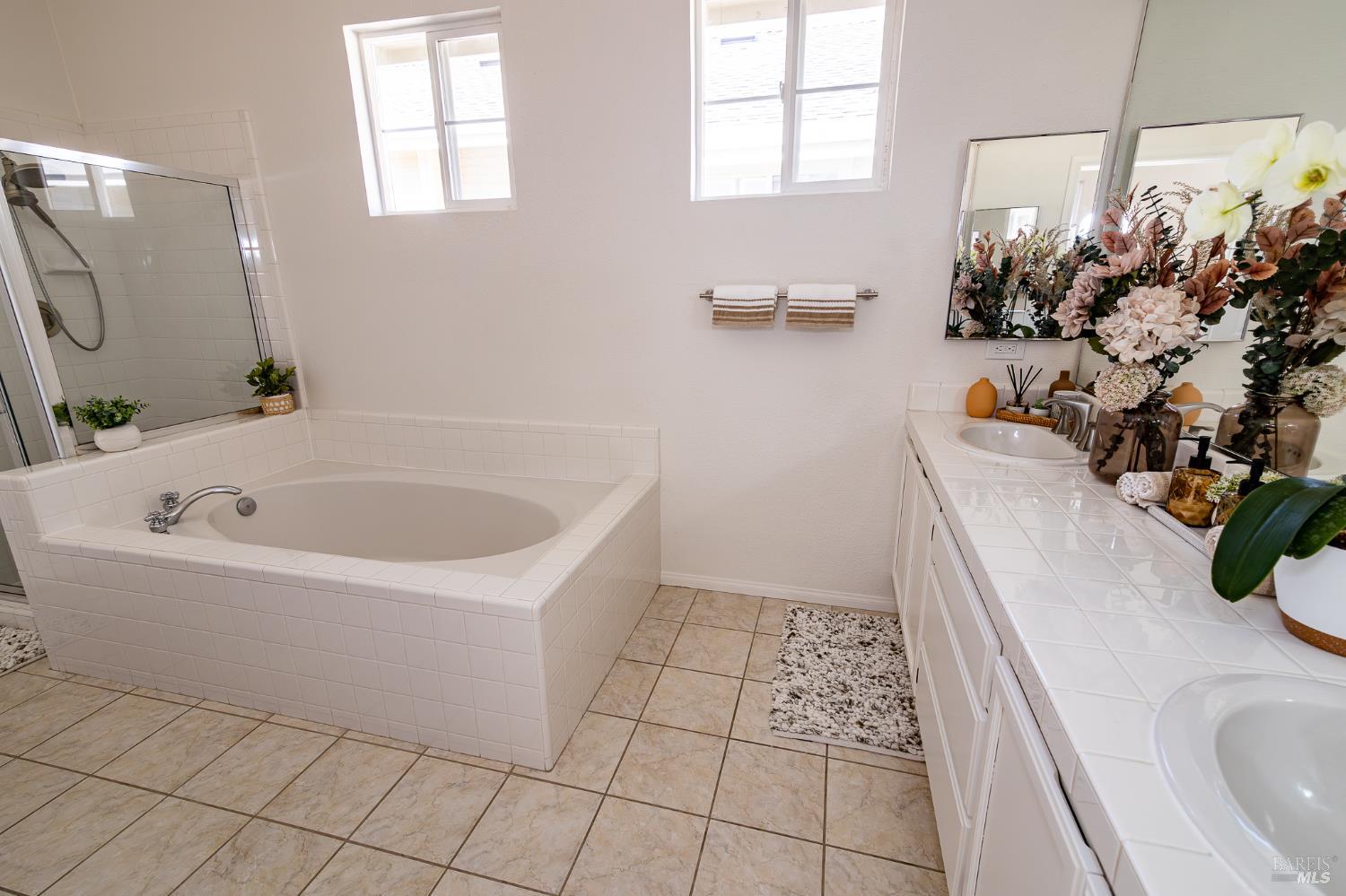 Detail Gallery Image 22 of 42 For 264 Waterside Cir, San Rafael,  CA 94903 - 4 Beds | 3/1 Baths