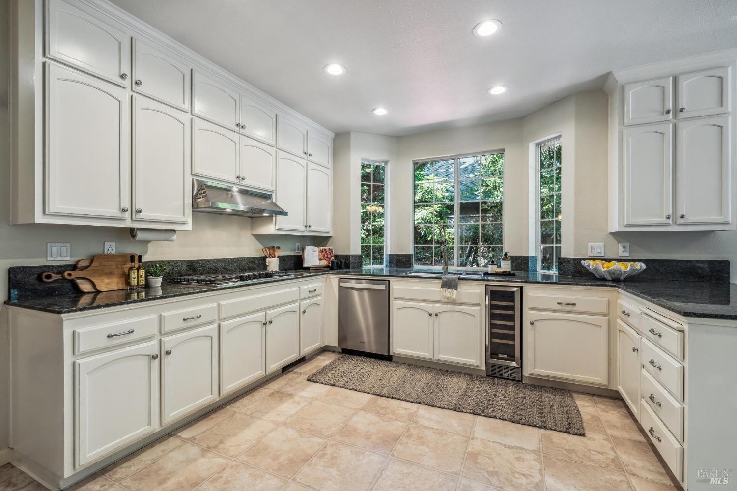 Detail Gallery Image 29 of 89 For 402 Barons Way, Petaluma,  CA 94954 - 4 Beds | 3 Baths