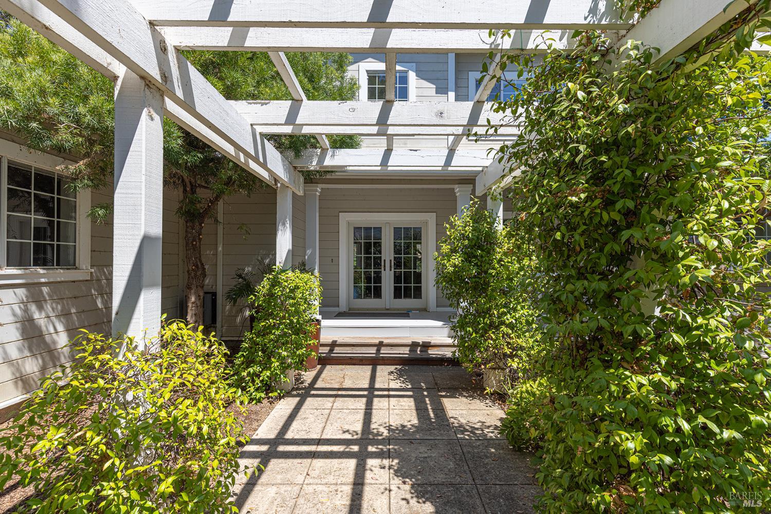 Detail Gallery Image 10 of 49 For 1650 Aetna Springs Ln, Pope Valley,  CA 94567 - 3 Beds | 2/1 Baths