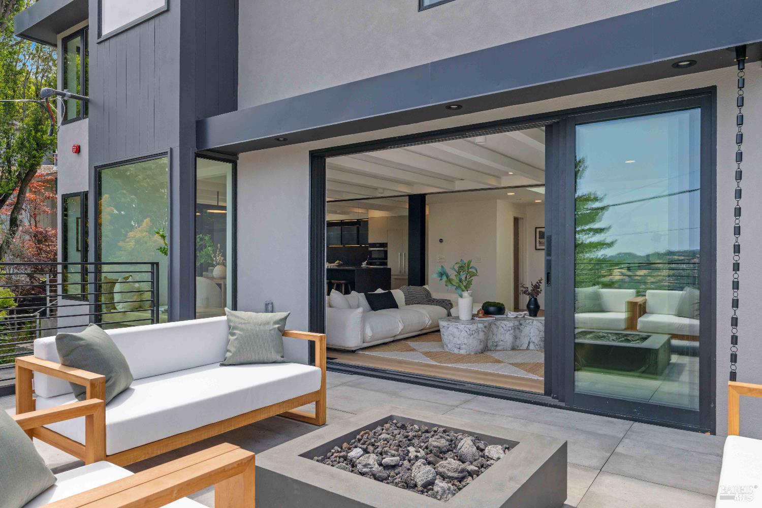 Detail Gallery Image 18 of 61 For 975 Greenhill Rd, Mill Valley,  CA 94941 - 4 Beds | 2/1 Baths
