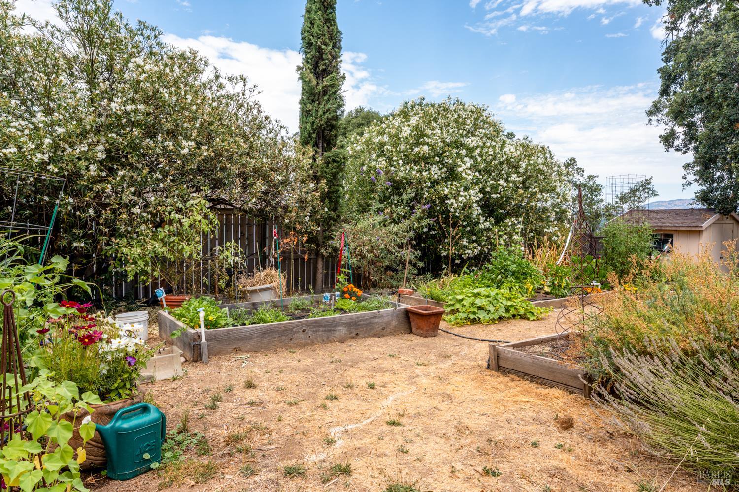 Detail Gallery Image 39 of 49 For 1500 Deerwood Dr, Ukiah,  CA 95482 - 3 Beds | 3 Baths