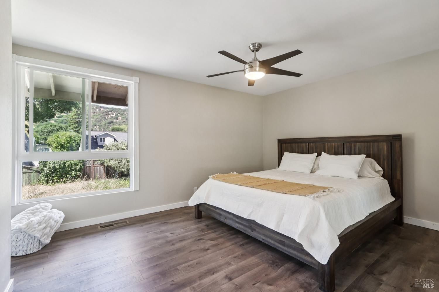 Detail Gallery Image 13 of 20 For 141 Roundtree Blvd, San Rafael,  CA 94903 - 2 Beds | 1/1 Baths