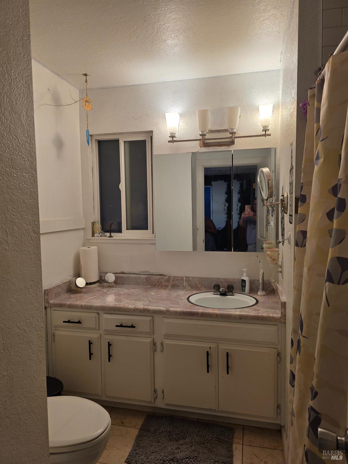 Detail Gallery Image 5 of 7 For 2041 Monroe St, Yountville,  CA 94599 - 3 Beds | 2 Baths