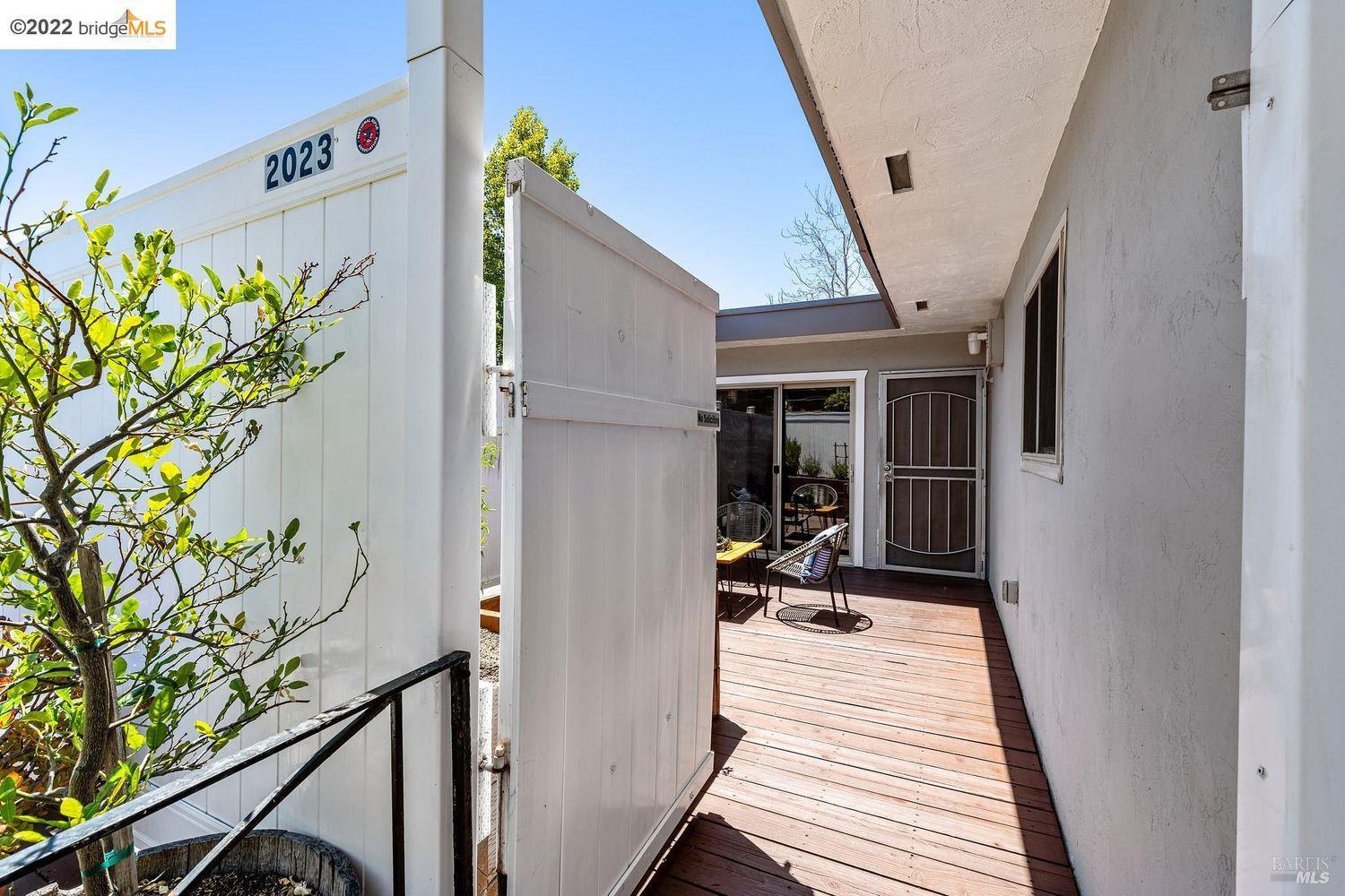 Detail Gallery Image 3 of 30 For 2021 Key Blvd, El Cerrito,  CA 94530 - – Beds | – Baths