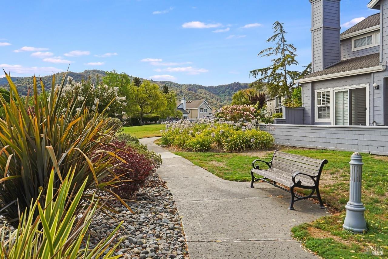 Detail Gallery Image 40 of 42 For 264 Waterside Cir, San Rafael,  CA 94903 - 4 Beds | 3/1 Baths