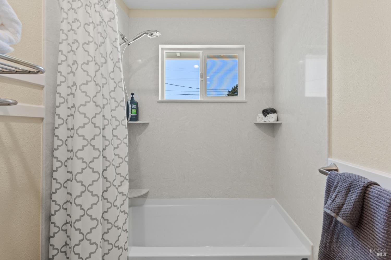 Detail Gallery Image 28 of 71 For 530 Anson Ct, Rohnert Park,  CA 94928 - 3 Beds | 2 Baths