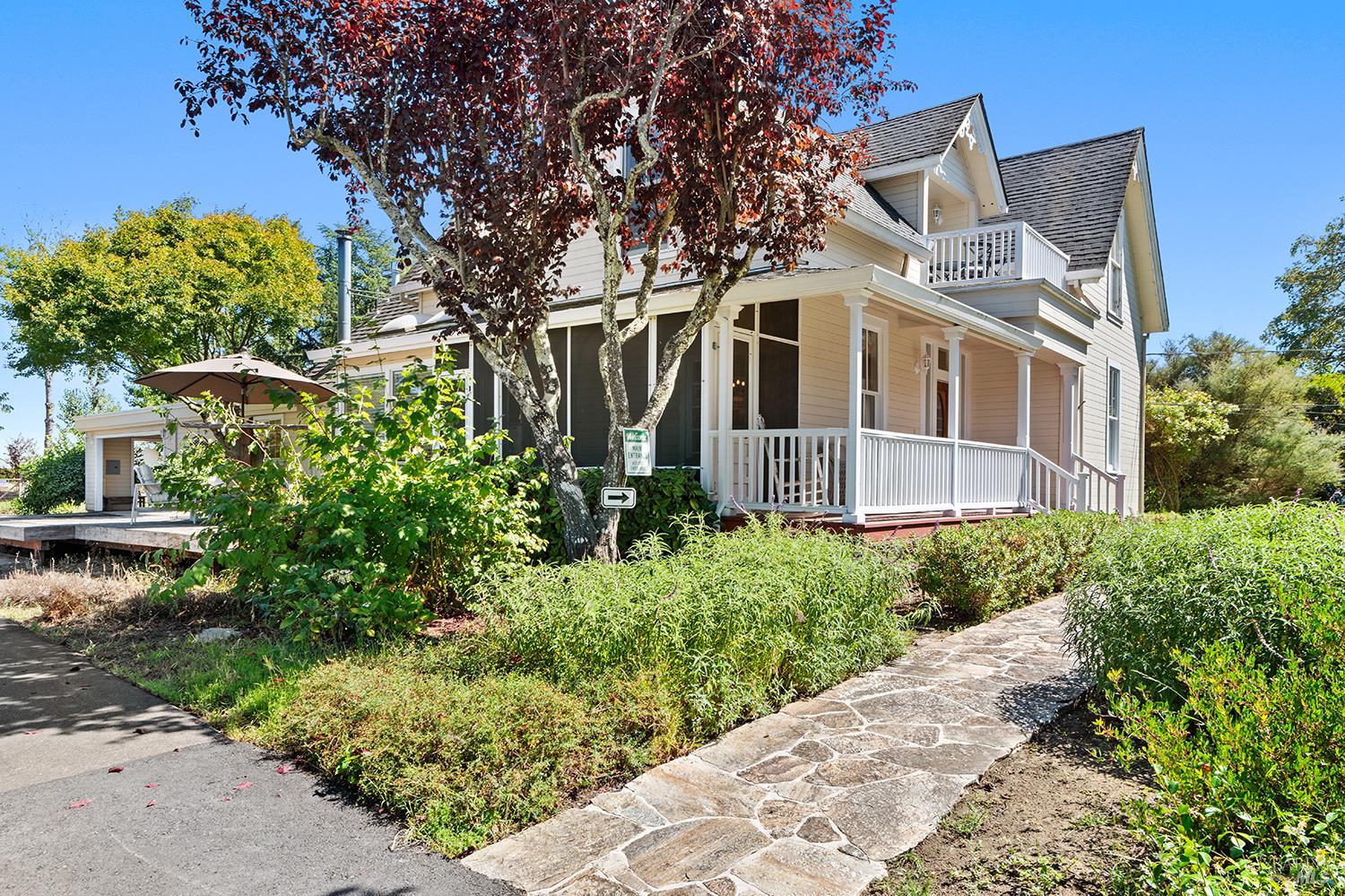 Detail Gallery Image 3 of 65 For 3949 Vine Hill Rd, Sebastopol,  CA 95472 - 5 Beds | 4 Baths