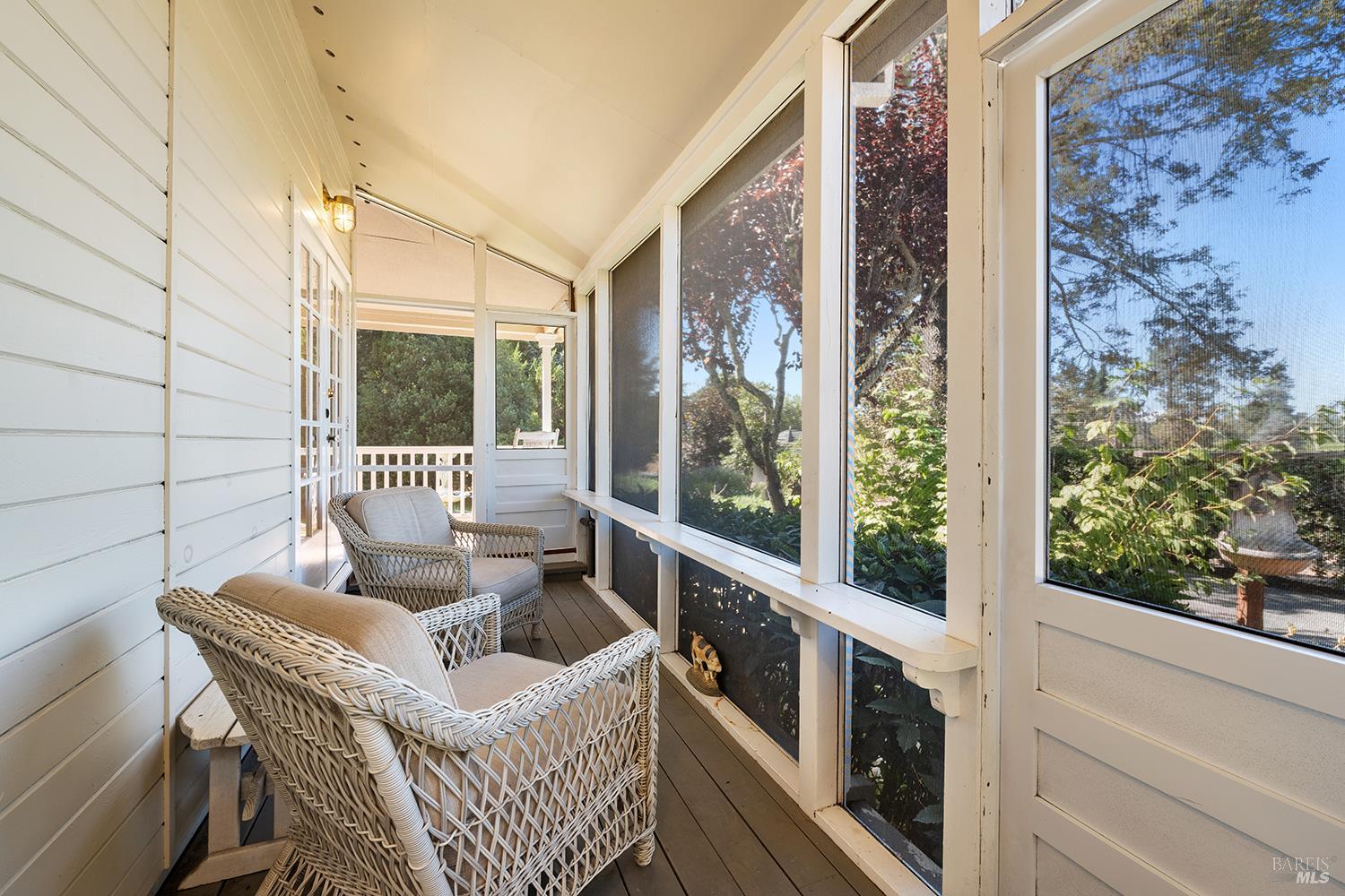 Detail Gallery Image 11 of 65 For 3949 Vine Hill Rd, Sebastopol,  CA 95472 - 5 Beds | 4 Baths