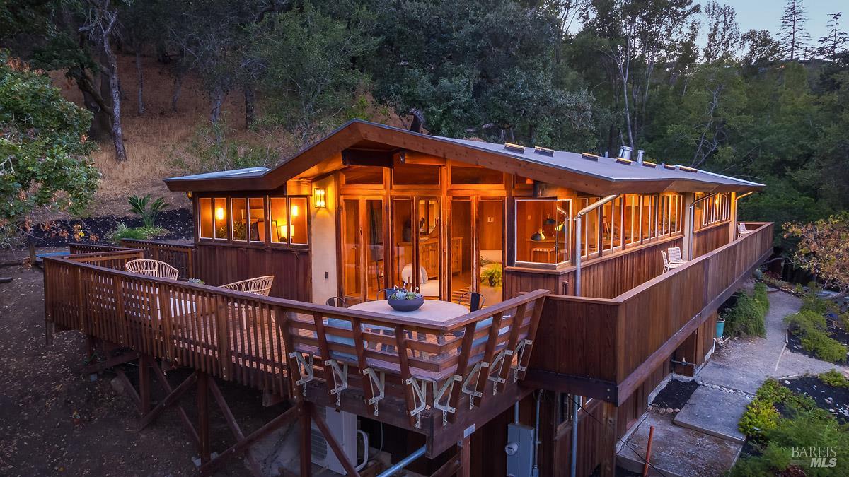 Detail Gallery Image 3 of 52 For 12 Indian Rd, San Rafael,  CA 94903 - 3 Beds | 1 Baths
