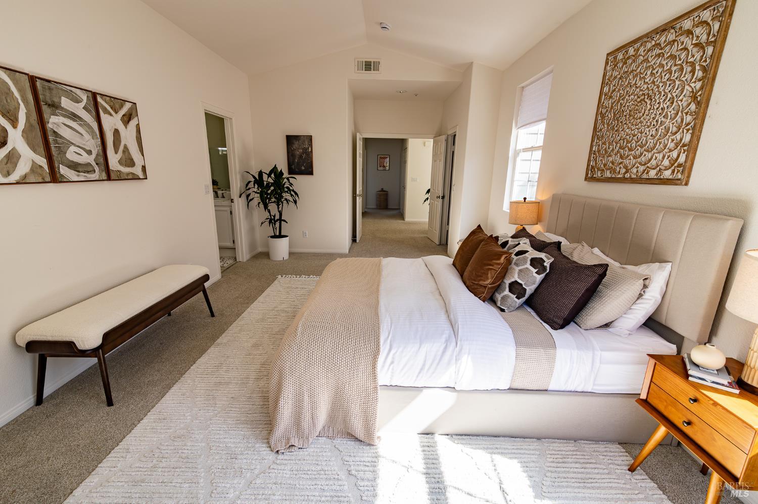 Detail Gallery Image 19 of 42 For 264 Waterside Cir, San Rafael,  CA 94903 - 4 Beds | 3/1 Baths