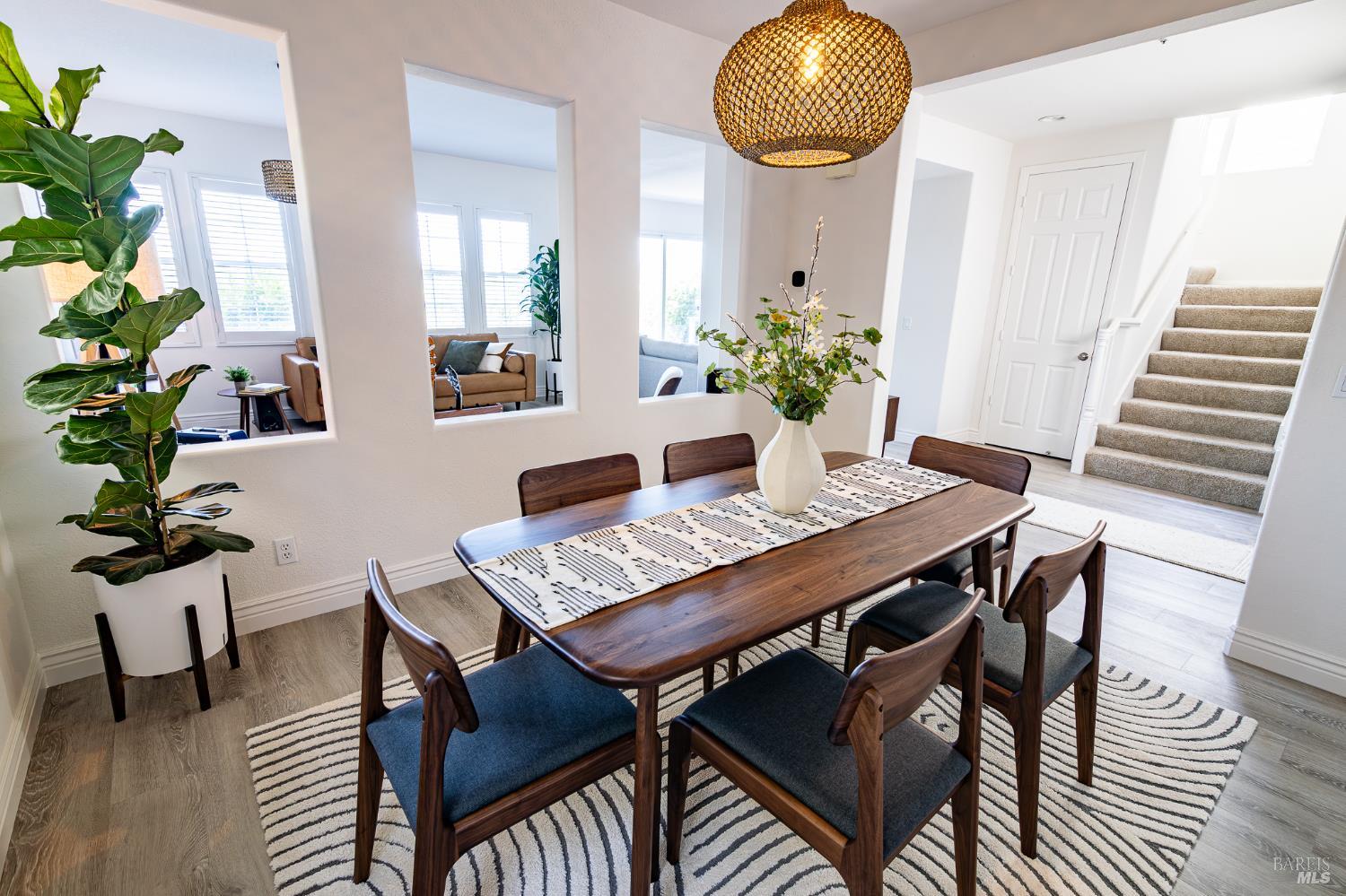 Detail Gallery Image 7 of 42 For 264 Waterside Cir, San Rafael,  CA 94903 - 4 Beds | 3/1 Baths