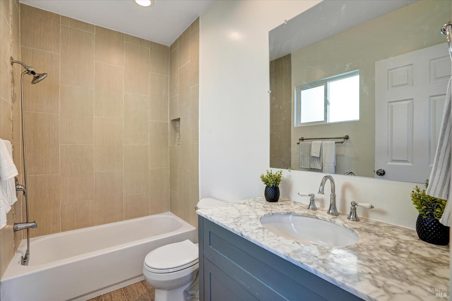 Detail Gallery Image 7 of 55 For 60 D St, Vallejo,  CA 94590 - 3 Beds | 2/1 Baths