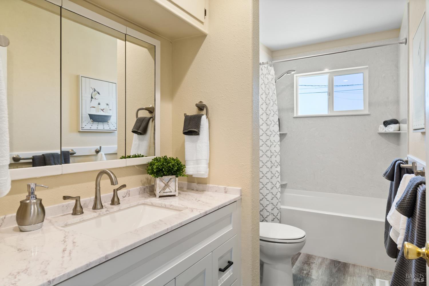 Detail Gallery Image 26 of 71 For 530 Anson Ct, Rohnert Park,  CA 94928 - 3 Beds | 2 Baths