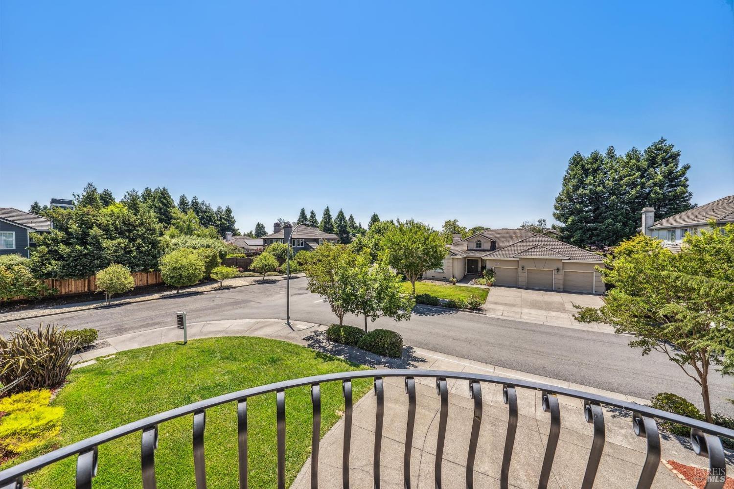 Detail Gallery Image 64 of 89 For 402 Barons Way, Petaluma,  CA 94954 - 4 Beds | 3 Baths