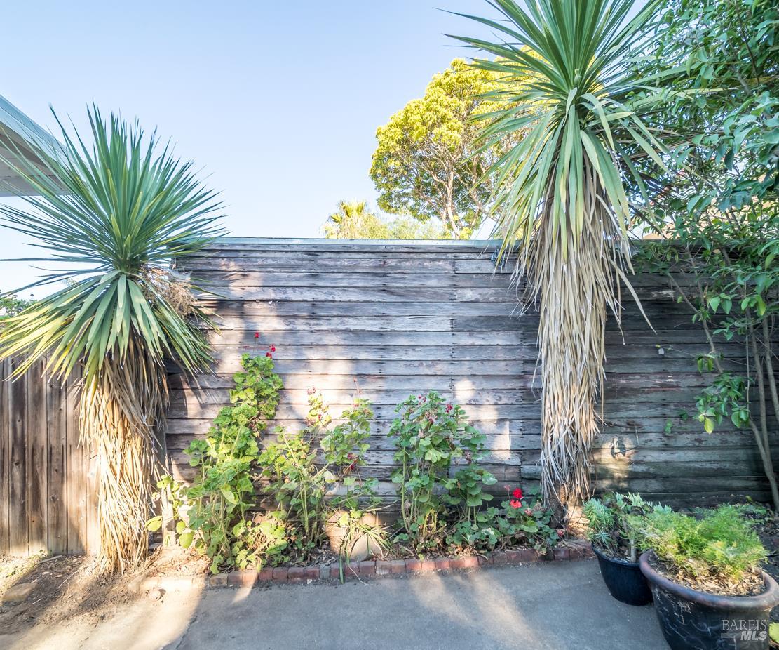 Detail Gallery Image 17 of 21 For 1121 Ohio St, Vallejo,  CA 94590 - 2 Beds | 1 Baths