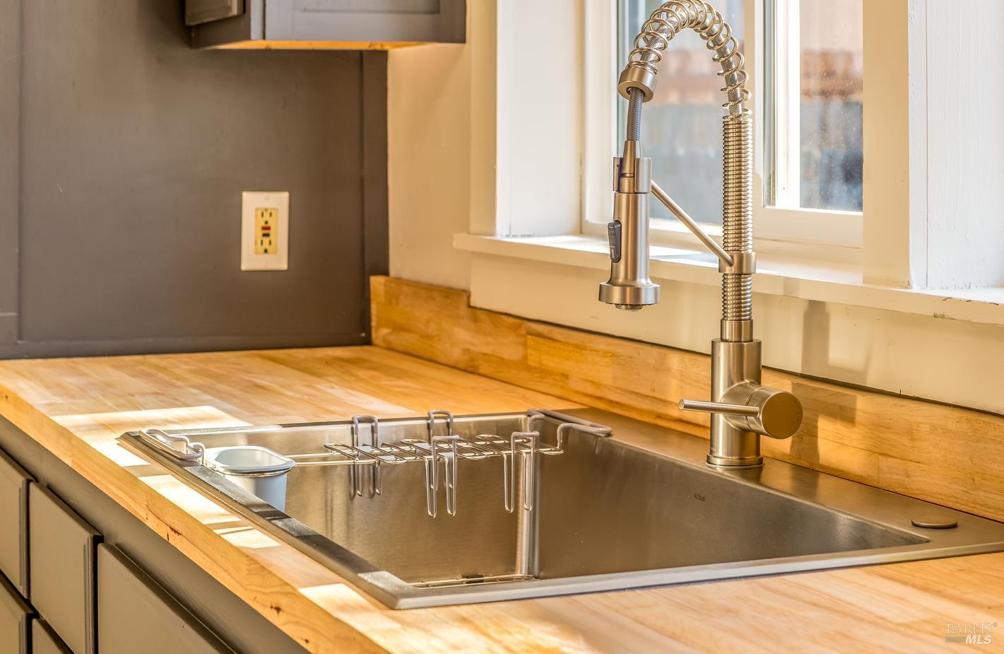 Detail Gallery Image 7 of 21 For 1121 Ohio St, Vallejo,  CA 94590 - 2 Beds | 1 Baths
