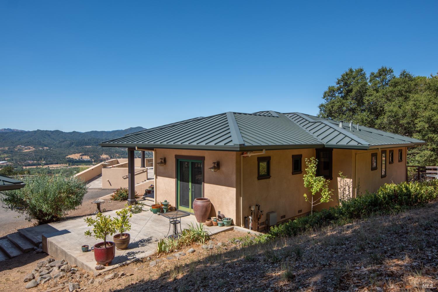 Detail Gallery Image 16 of 40 For 26876 River Rd, Asti,  CA 95425 - 3 Beds | 3 Baths