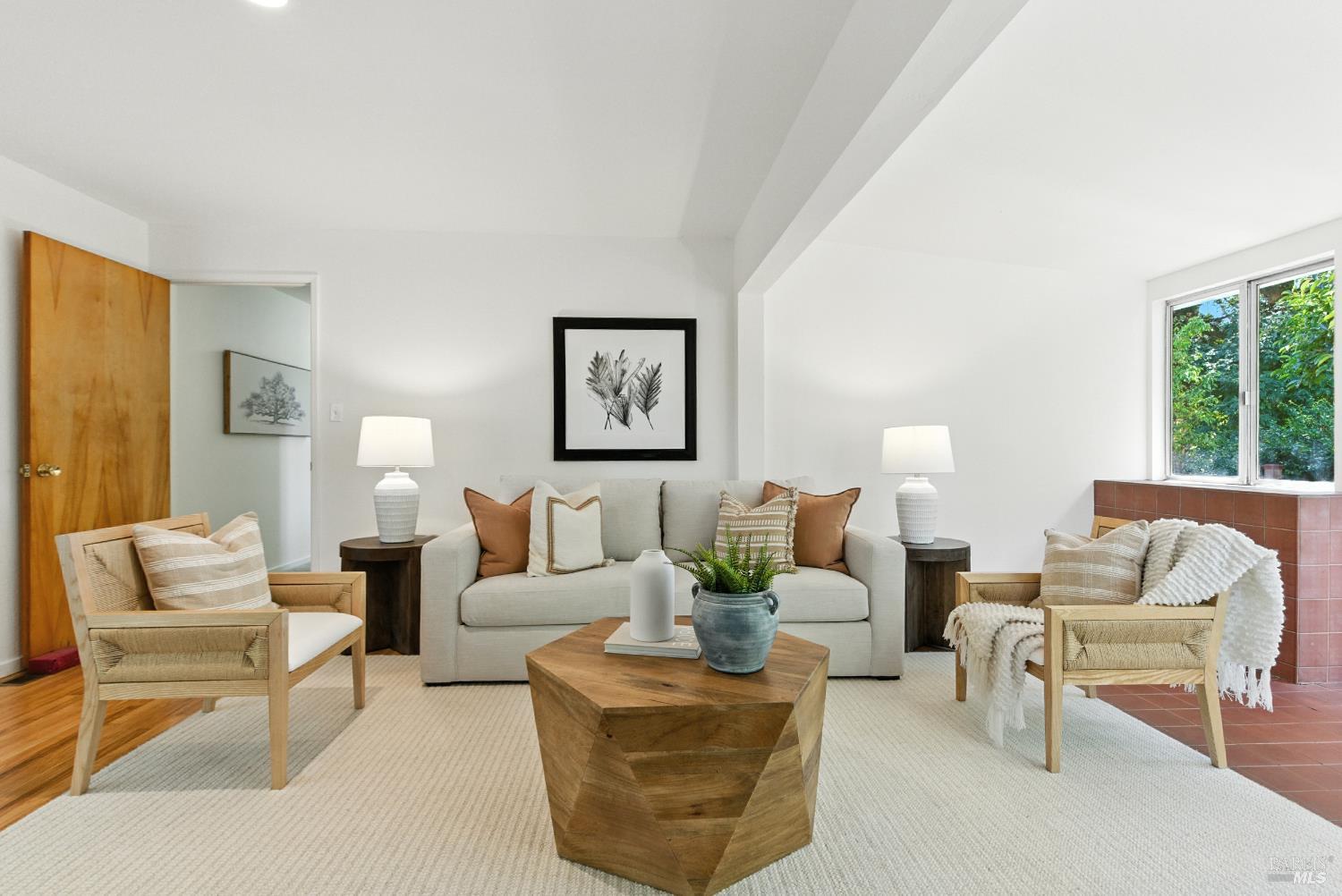 Detail Gallery Image 5 of 63 For 6750 Petaluma Hill Rd, Penngrove,  CA 94951 - 3 Beds | 2 Baths