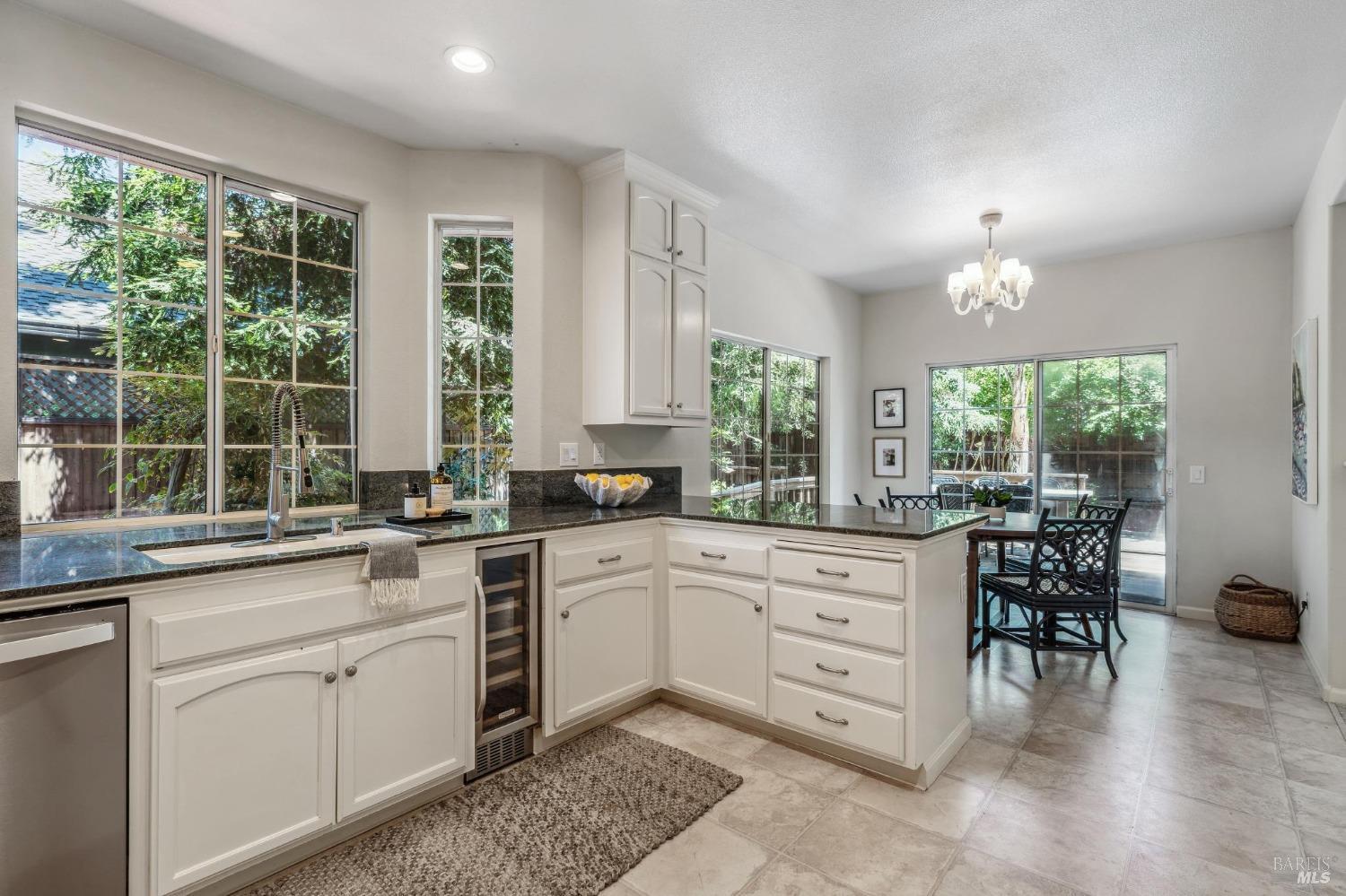Detail Gallery Image 30 of 89 For 402 Barons Way, Petaluma,  CA 94954 - 4 Beds | 3 Baths