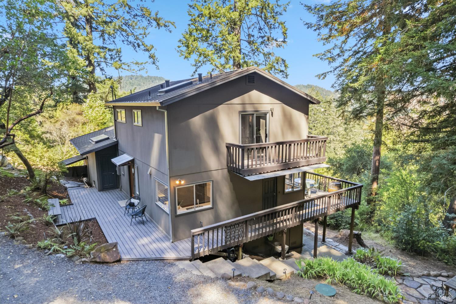 Detail Gallery Image 9 of 53 For 51 Juniper Ave, San Geronimo,  CA 94963 - 4 Beds | 3 Baths