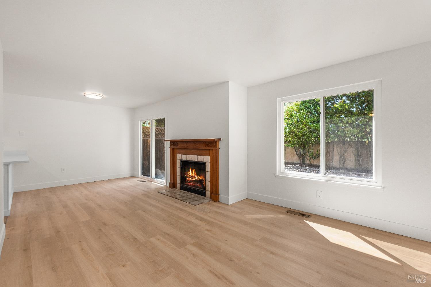 Detail Gallery Image 2 of 23 For 159 Francis Cir, Rohnert Park,  CA 94928 - 3 Beds | 2/1 Baths
