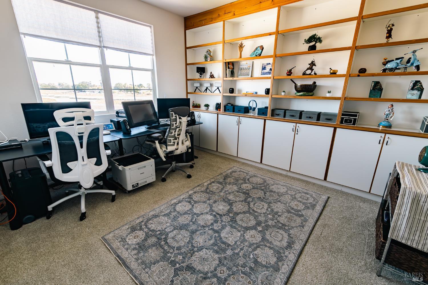 Detail Gallery Image 31 of 42 For 264 Waterside Cir, San Rafael,  CA 94903 - 4 Beds | 3/1 Baths