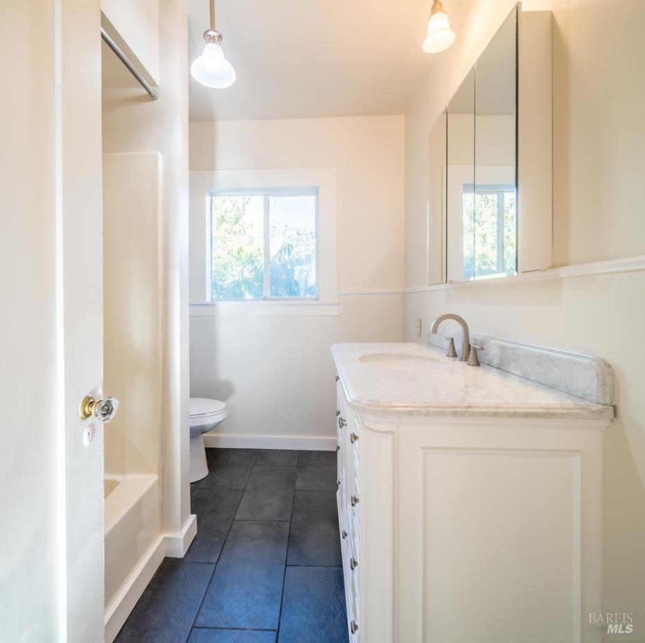 Detail Gallery Image 8 of 21 For 1121 Ohio St, Vallejo,  CA 94590 - 2 Beds | 1 Baths