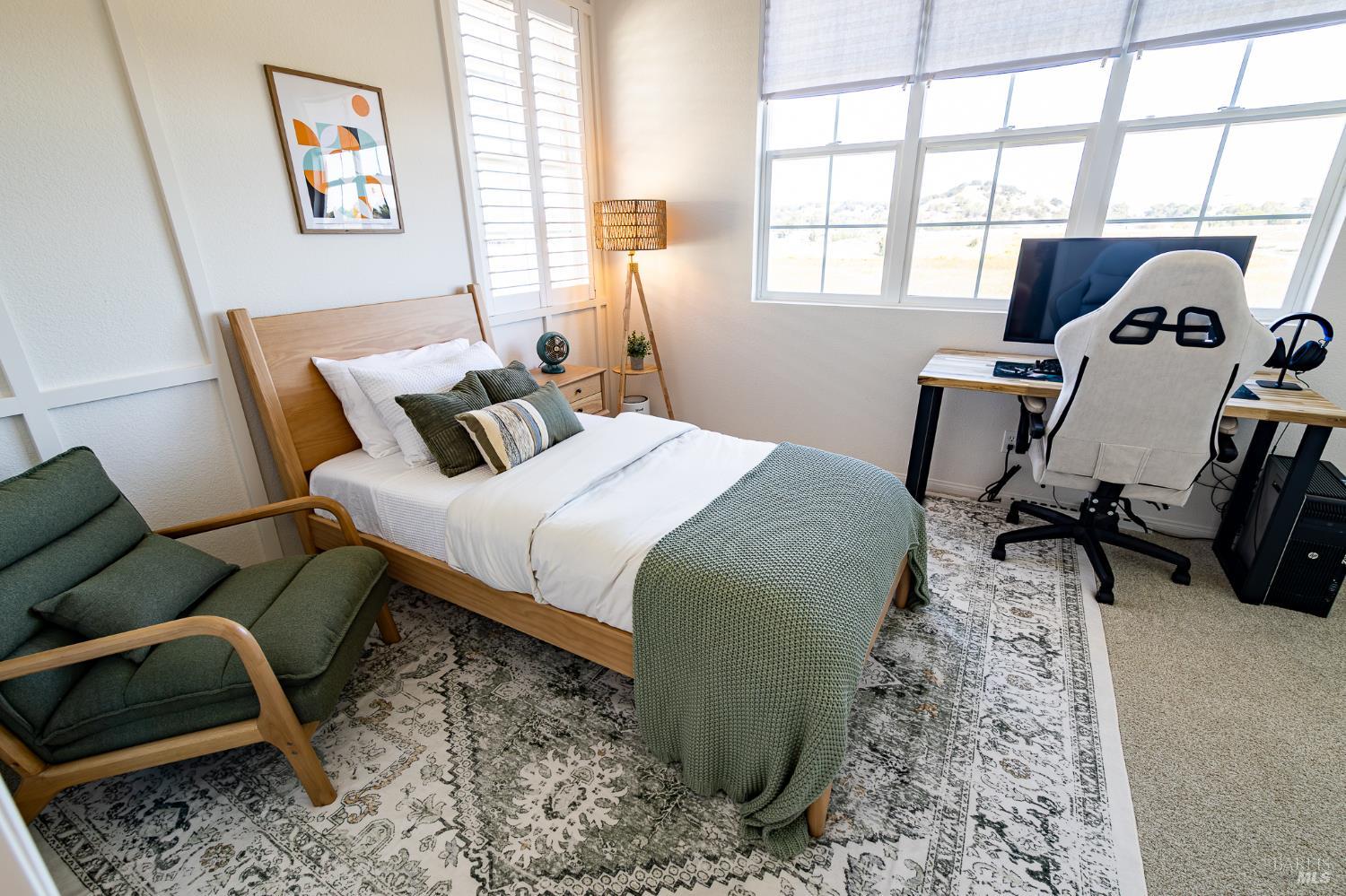 Detail Gallery Image 29 of 42 For 264 Waterside Cir, San Rafael,  CA 94903 - 4 Beds | 3/1 Baths
