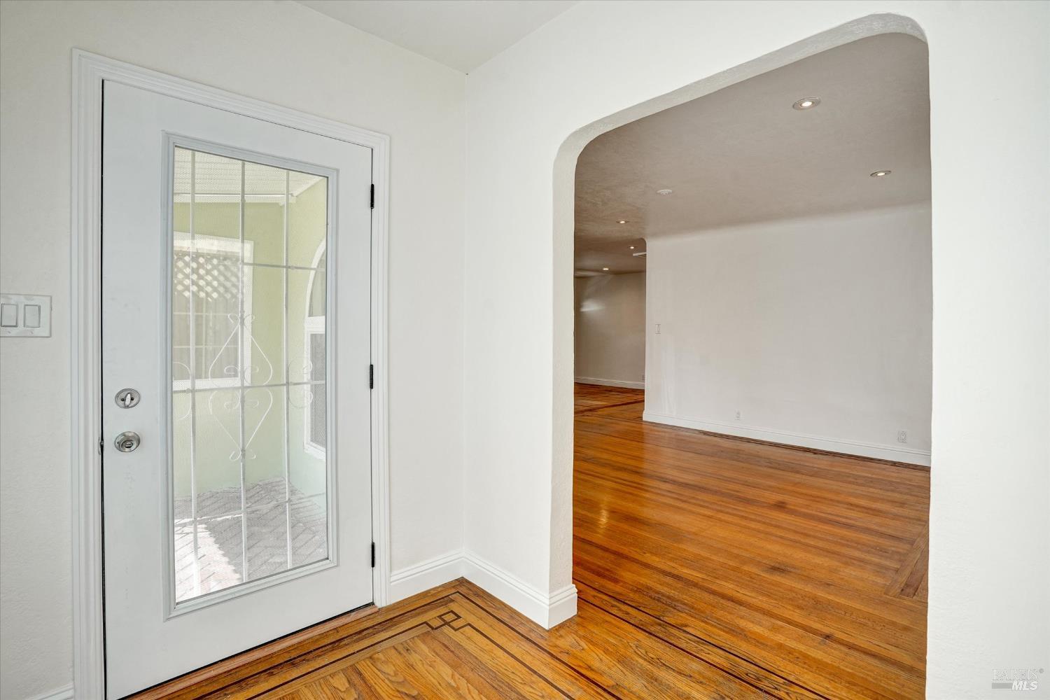 Detail Gallery Image 12 of 55 For 60 D St, Vallejo,  CA 94590 - 3 Beds | 2/1 Baths