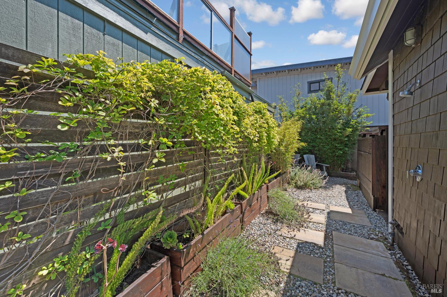 Detail Gallery Image 8 of 33 For 140 Kent Ave, Bodega Bay,  CA 94923 - 1 Beds | 1 Baths