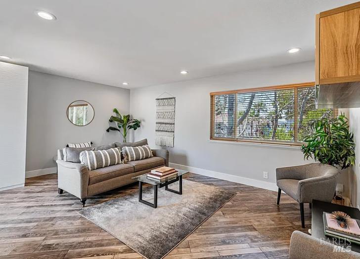 Detail Gallery Image 14 of 30 For 2021 Key Blvd, El Cerrito,  CA 94530 - – Beds | – Baths