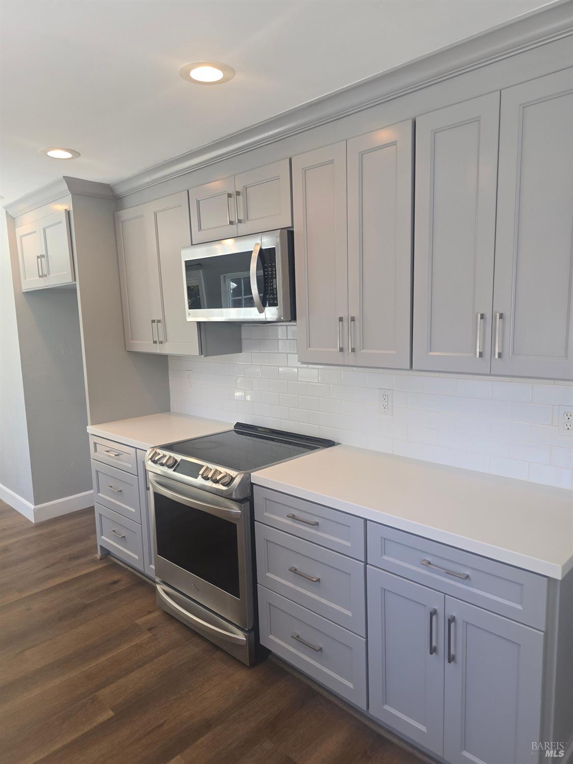 Detail Gallery Image 4 of 14 For 2745 Owens St, Fairfield,  CA 94534 - 4 Beds | 3 Baths