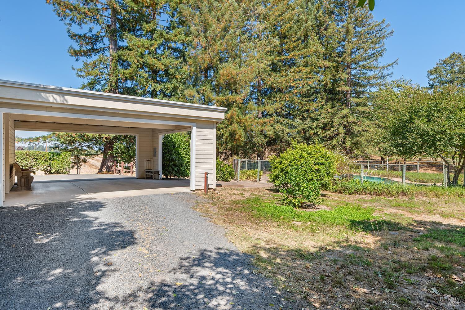 Detail Gallery Image 39 of 65 For 3949 Vine Hill Rd, Sebastopol,  CA 95472 - 5 Beds | 4 Baths