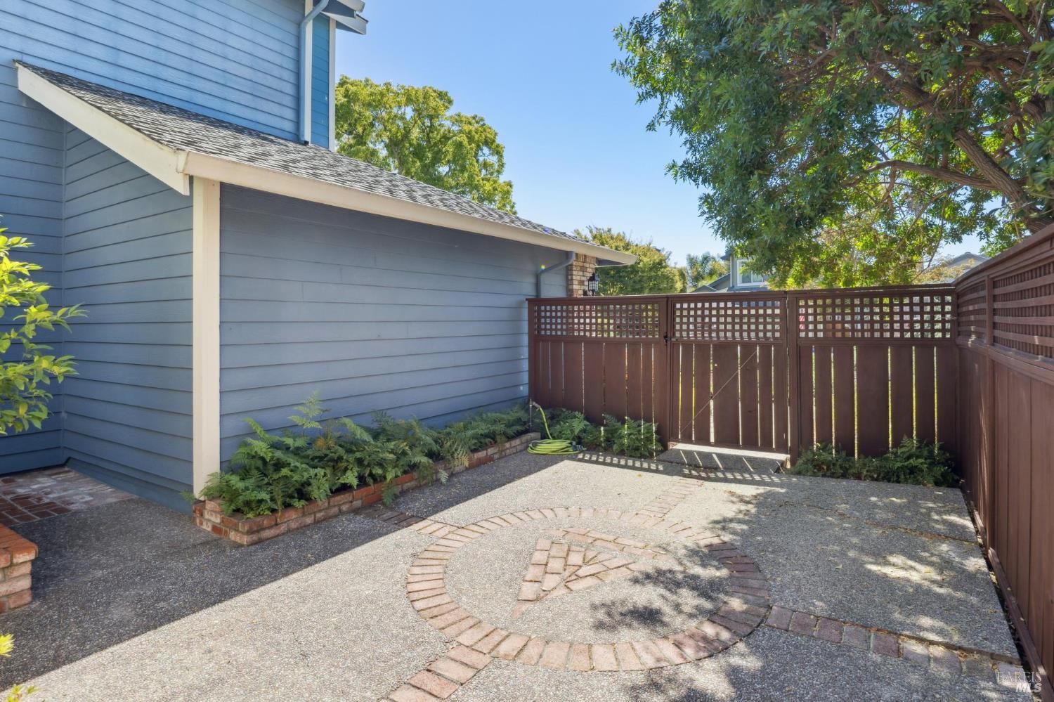 Detail Gallery Image 12 of 59 For 28 Caribe Isle, Novato,  CA 94949 - 4 Beds | 3 Baths