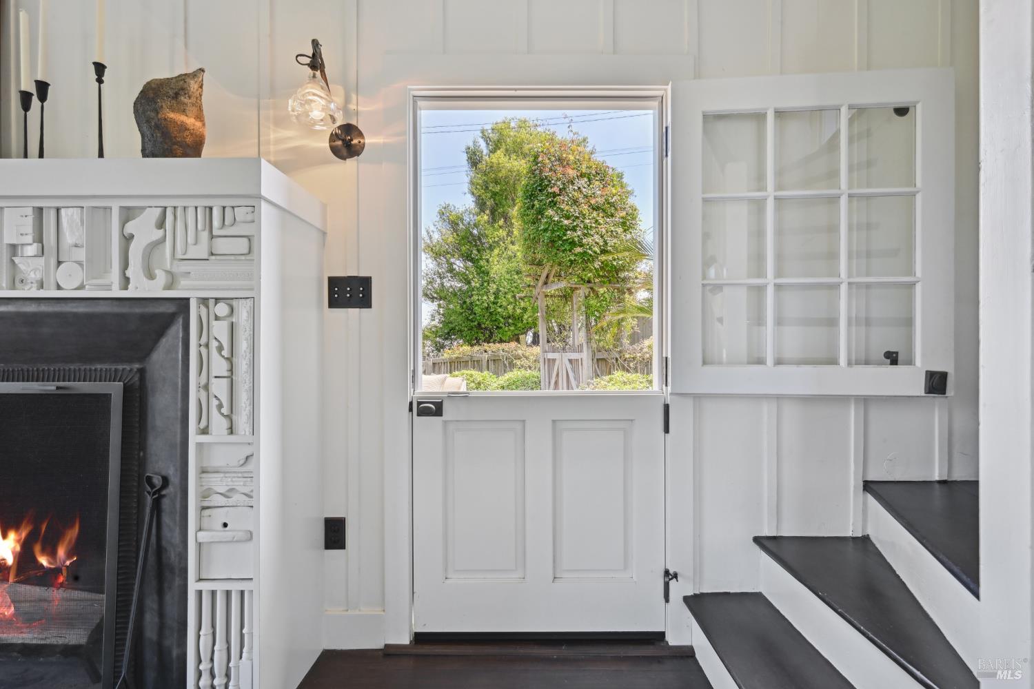 Detail Gallery Image 3 of 62 For 33 Ocean Ave, Bolinas,  CA 94924 - 3 Beds | 2/1 Baths
