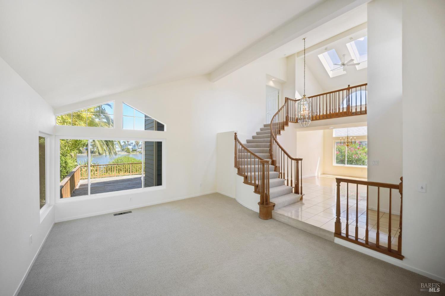 Detail Gallery Image 17 of 59 For 28 Caribe Isle, Novato,  CA 94949 - 4 Beds | 3 Baths