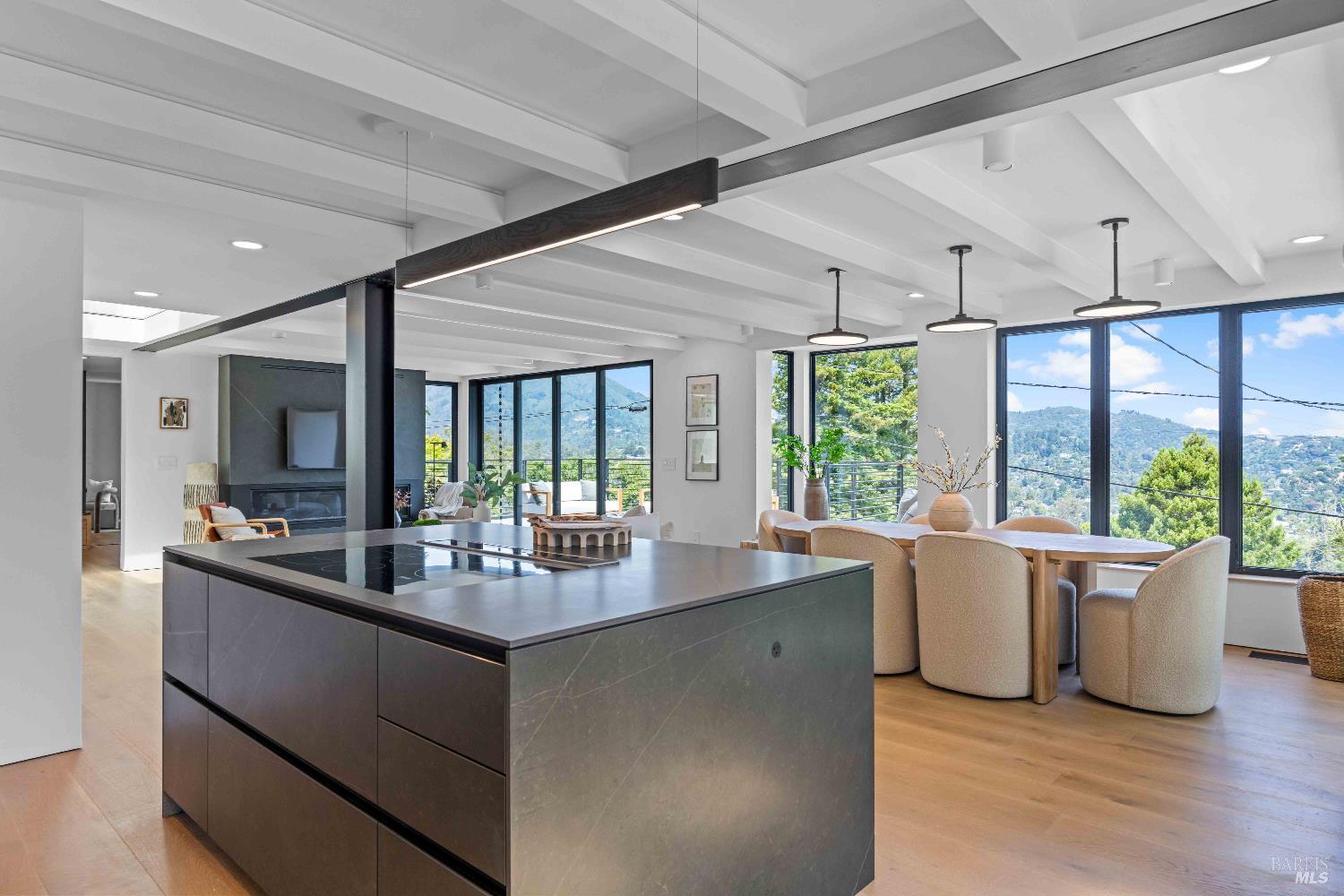 Detail Gallery Image 30 of 61 For 975 Greenhill Rd, Mill Valley,  CA 94941 - 4 Beds | 2/1 Baths