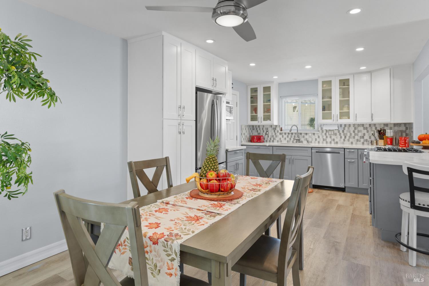 Detail Gallery Image 21 of 71 For 530 Anson Ct, Rohnert Park,  CA 94928 - 3 Beds | 2 Baths